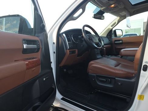 Used 2020 Toyota Sequoia Platinum AWD/4WD image 14