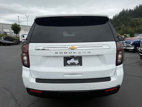 Used 2022 Chevrolet Suburban LS AWD/4WD image 6