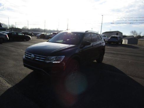 Used 2020 Volkswagen Tiguan S image 3