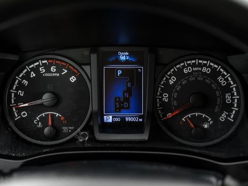 Used 2020 Toyota Tacoma SR w/ SR Convenience Package RWD image 15