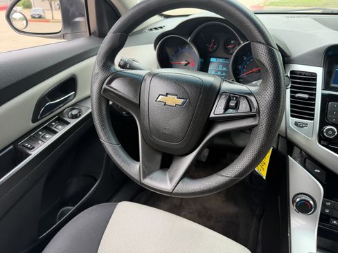 Used 2016 Chevrolet Cruze LS image 23