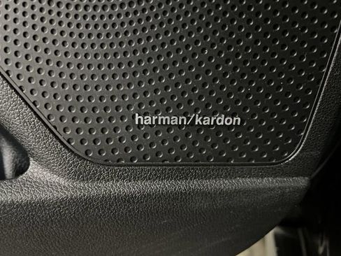 Used 2021 Kia Niro EX Premium image 25