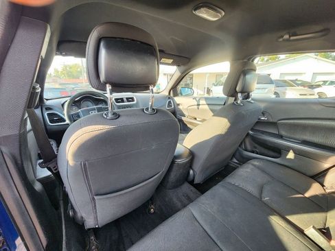 Used 2013 Dodge Avenger SE image 18