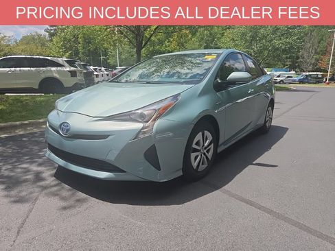 Used 2017 Toyota Prius Two FWD image 3