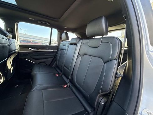 New 2026 Jeep Grand Cherokee Limited AWD/4WD image 15