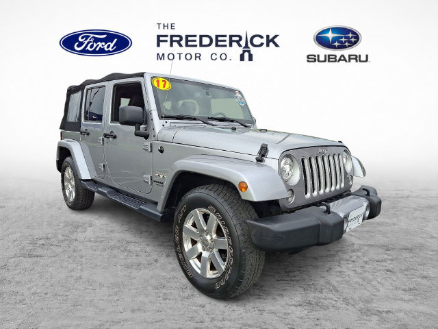 Used 2017 Jeep Wrangler Unlimited Sahara w/ Connectivity Group AWD/4WD image 3