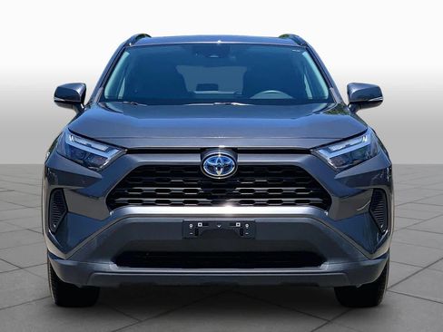 Used 2022 Toyota RAV4 XLE w/ Convenience Package AWD/4WD image 4