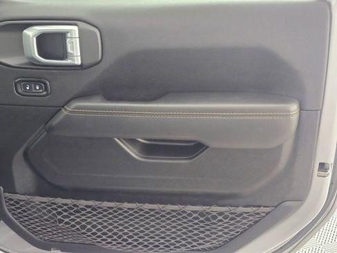 Used 2021 Jeep Wrangler Unlimited Sahara image 45