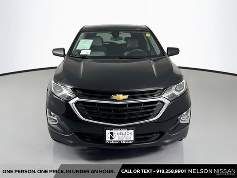 Used 2020 Chevrolet Equinox LS w/ LS Convenience Package FWD image 2