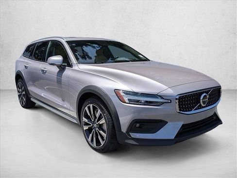 New 2026 Volvo V60 B5 Cross Country Ultra AWD/4WD image 6