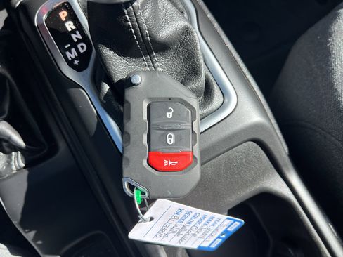 Certified 2024 Jeep Gladiator Sport image 35