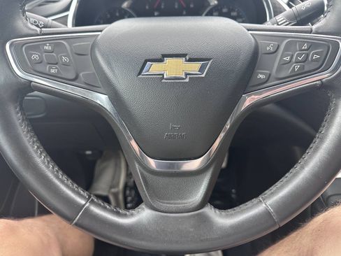 Used 2017 Chevrolet Malibu LT FWD image 17