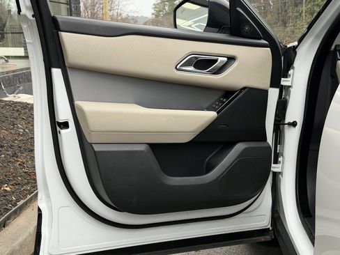 Used 2023 Land Rover Range Rover Velar R-Dynamic S image 28