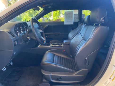 Used 2009 Dodge Challenger R/T RWD image 11