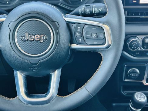 Used 2024 Jeep Wrangler Unlimited Sahara w/ Safety Group AWD/4WD image 15
