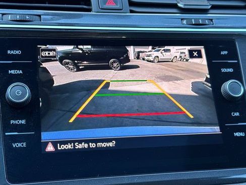 Used 2021 Volkswagen Tiguan SE w/ Panoramic Sunroof Package AWD/4WD image 21