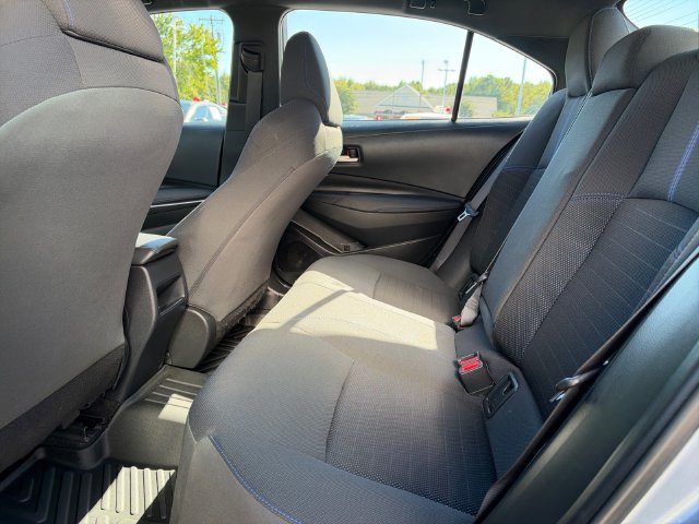 Used 2022 Toyota Corolla SE w/ SE Premium Package FWD image 14