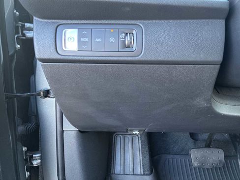 Certified 2025 Chevrolet Traverse RS image 18