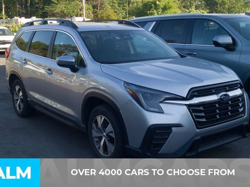 Used 2025 Subaru Ascent Premium image 2