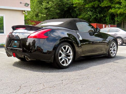 Used 2014 Nissan 370Z Touring w/ Navigation Package image 5