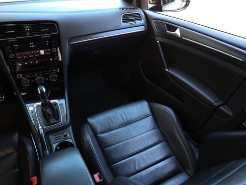 Used 2018 Volkswagen GTI Autobahn FWD image 27