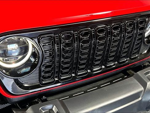 Used 2024 Jeep Wrangler Unlimited Sport AWD/4WD image 30