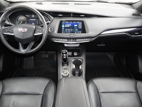 Used 2023 Cadillac XT4 Luxury w/ Cold Weather Package image 25