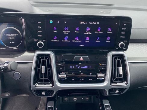 Certified 2023 Kia Sorento SX image 8