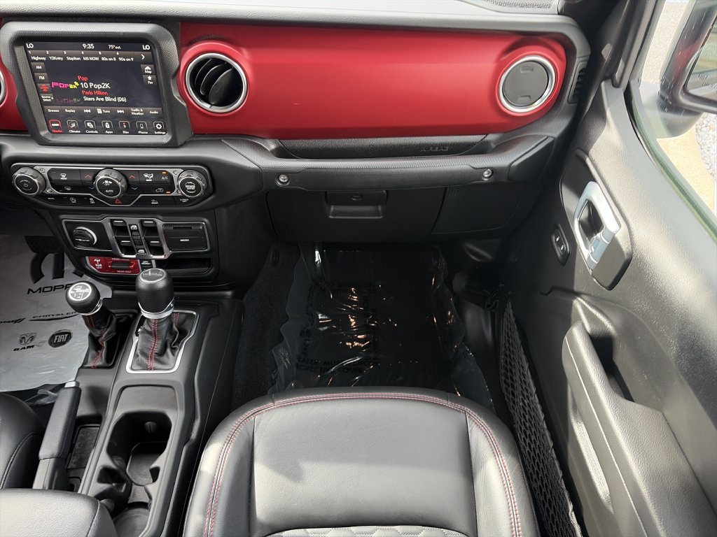 Used 2023 Jeep Gladiator Rubicon AWD/4WD image 16