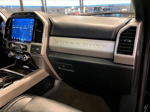 Used 2022 Ford F250 Lariat w/ Lariat Ultimate Package AWD/4WD image 13