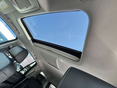 Used 2023 Ford Expedition XLT image 24