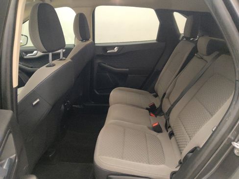 Used 2020 Ford Escape SE image 18