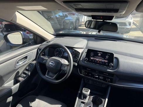 Used 2025 Nissan Rogue SV FWD image 36