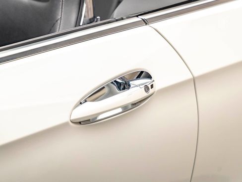 Used 2011 Mercedes-Benz E 550 Cabriolet image 19