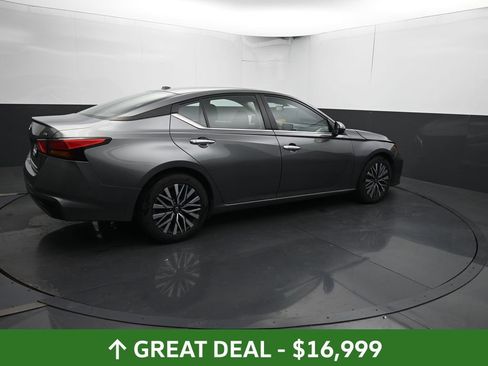 Used 2023 Nissan Altima 2.5 SV image 15