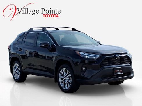 Used 2023 Toyota RAV4 XLE Premium FWD image 10