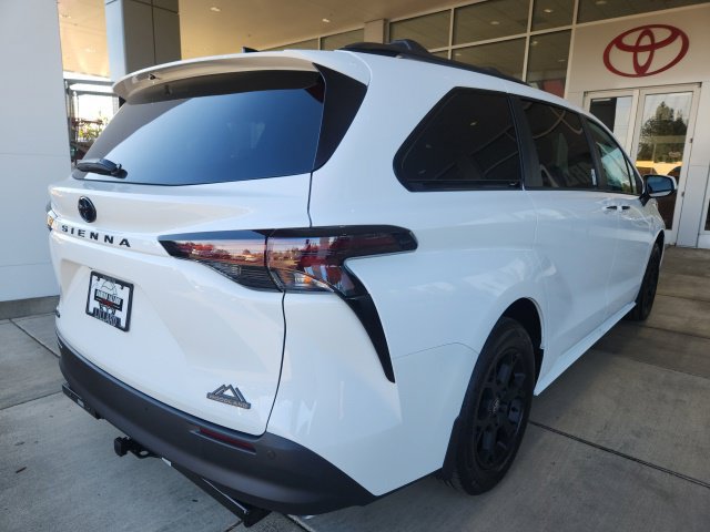 New 2026 Toyota Sienna XLE Woodland Edition AWD/4WD image 11