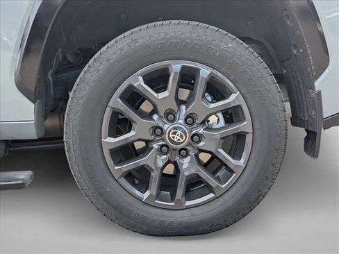 Used 2025 Toyota Sequoia Platinum image 9