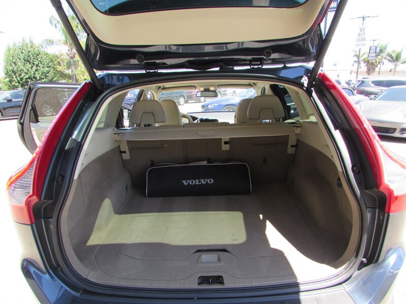 Used 2012 Volvo XC60 3.2 FWD image 26