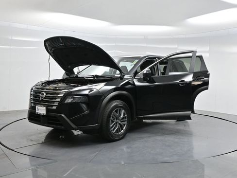 Used 2024 Nissan Rogue S image 39