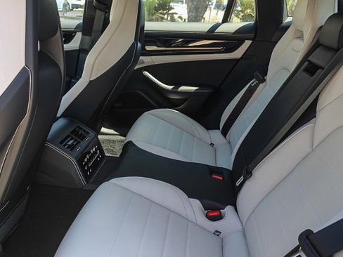 Certified 2024 Porsche Panamera 4 image 25