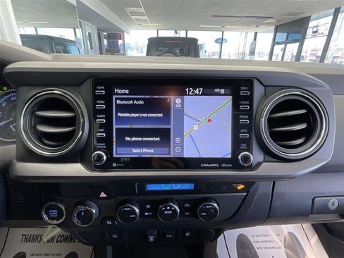 Used 2021 Toyota Tacoma TRD Sport image 12