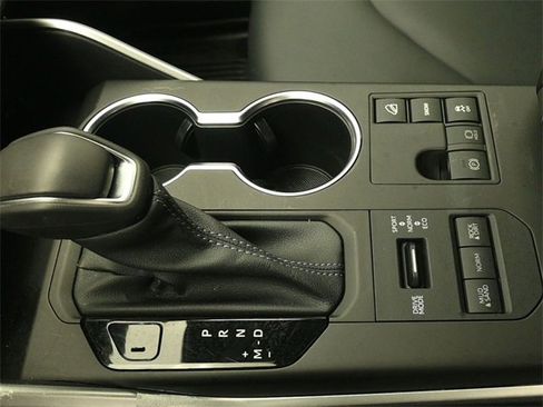 Used 2023 Toyota Highlander L image 14