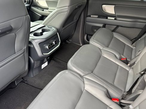 New 2026 Ford Expedition Active AWD/4WD image 13