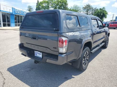 Used 2021 Toyota Tacoma TRD Sport AWD/4WD image 4