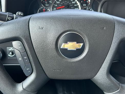 Used 2024 Chevrolet Express 3500 w/ Power Convenience Package RWD image 22