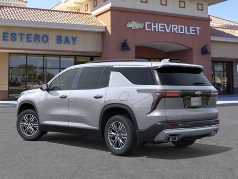 New 2026 Chevrolet Traverse LT w/ LPO, Floor Liner Package FWD image 3