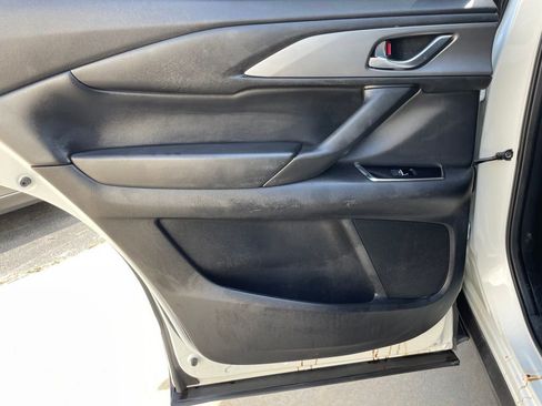 Used 2018 MAZDA CX-9 Touring FWD image 18