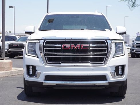 Certified 2023 GMC Yukon XL SLT w/ SLT Premium Package AWD/4WD image 5