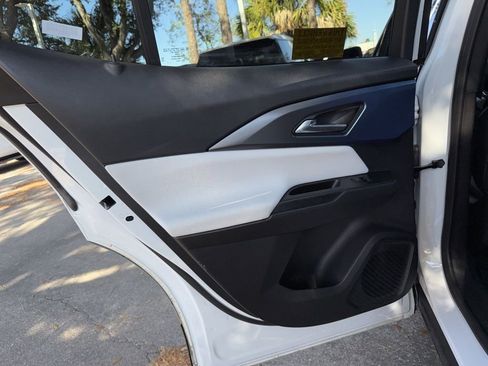 Used 2025 Chevrolet Equinox EV LT image 24